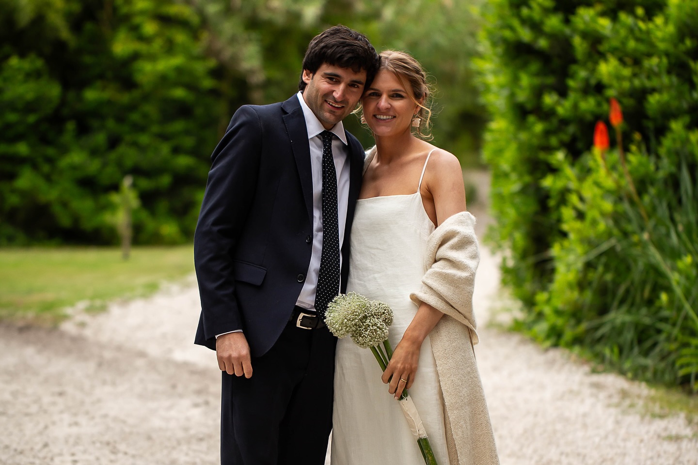 Ceremonia de boda de Elisa y Martín en el bosque de La Reserva. Fotógrafo documental Esteban Lago.