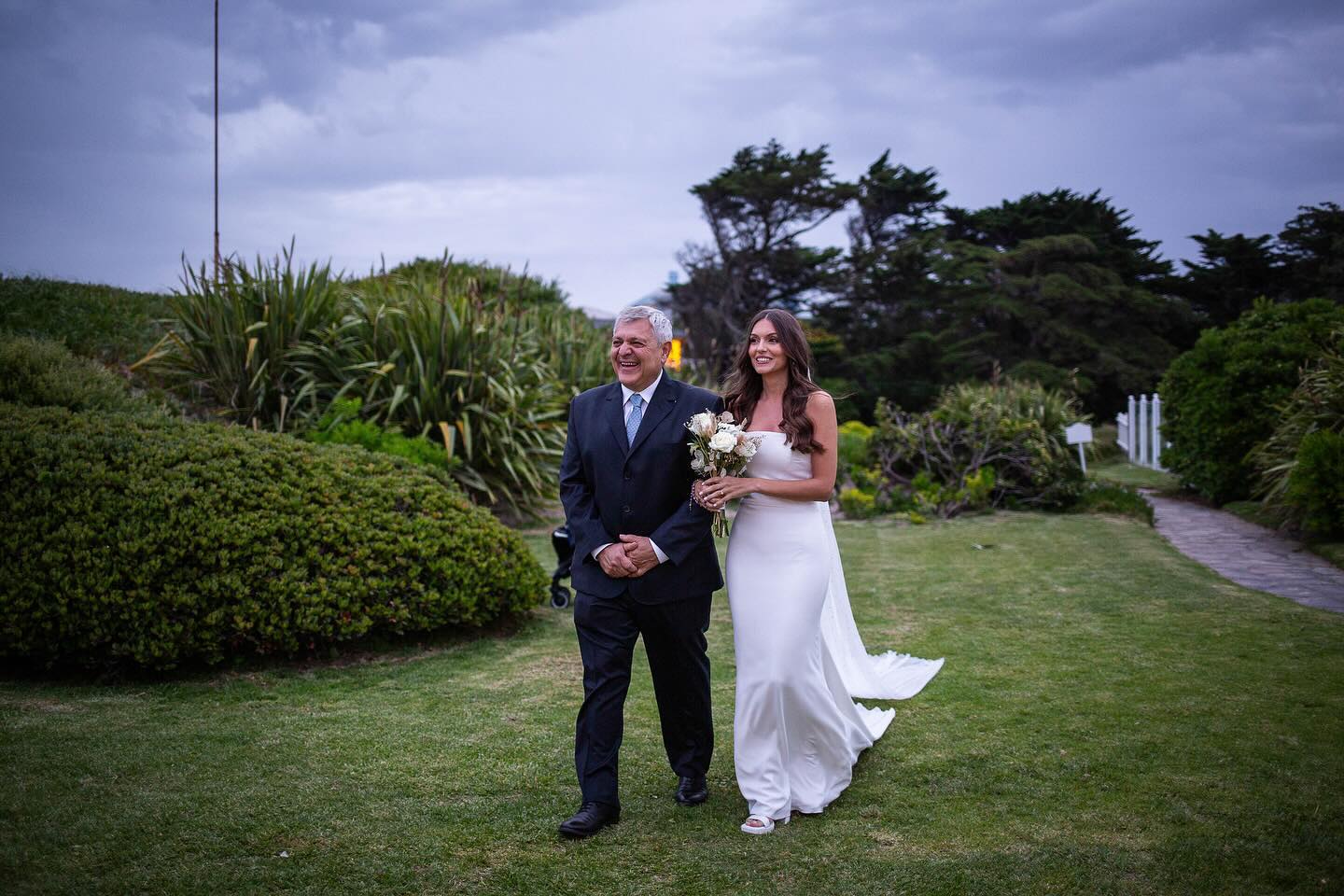 Fiestón de boda de Luji y Maxi. Fotógrafo documental Esteban Lago.