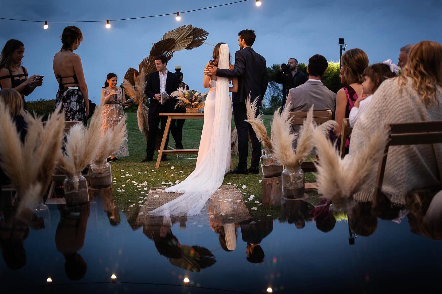 Fiestón de boda de Luji y Maxi. Fotógrafo documental Esteban Lago.