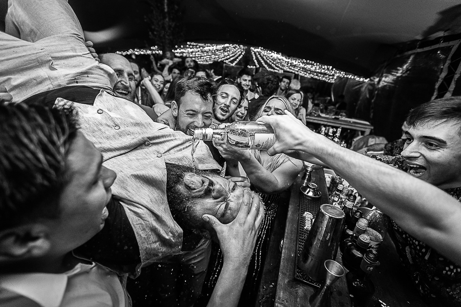 fiesta, novio disfrutando, fotografia bodas por Esteban Lago